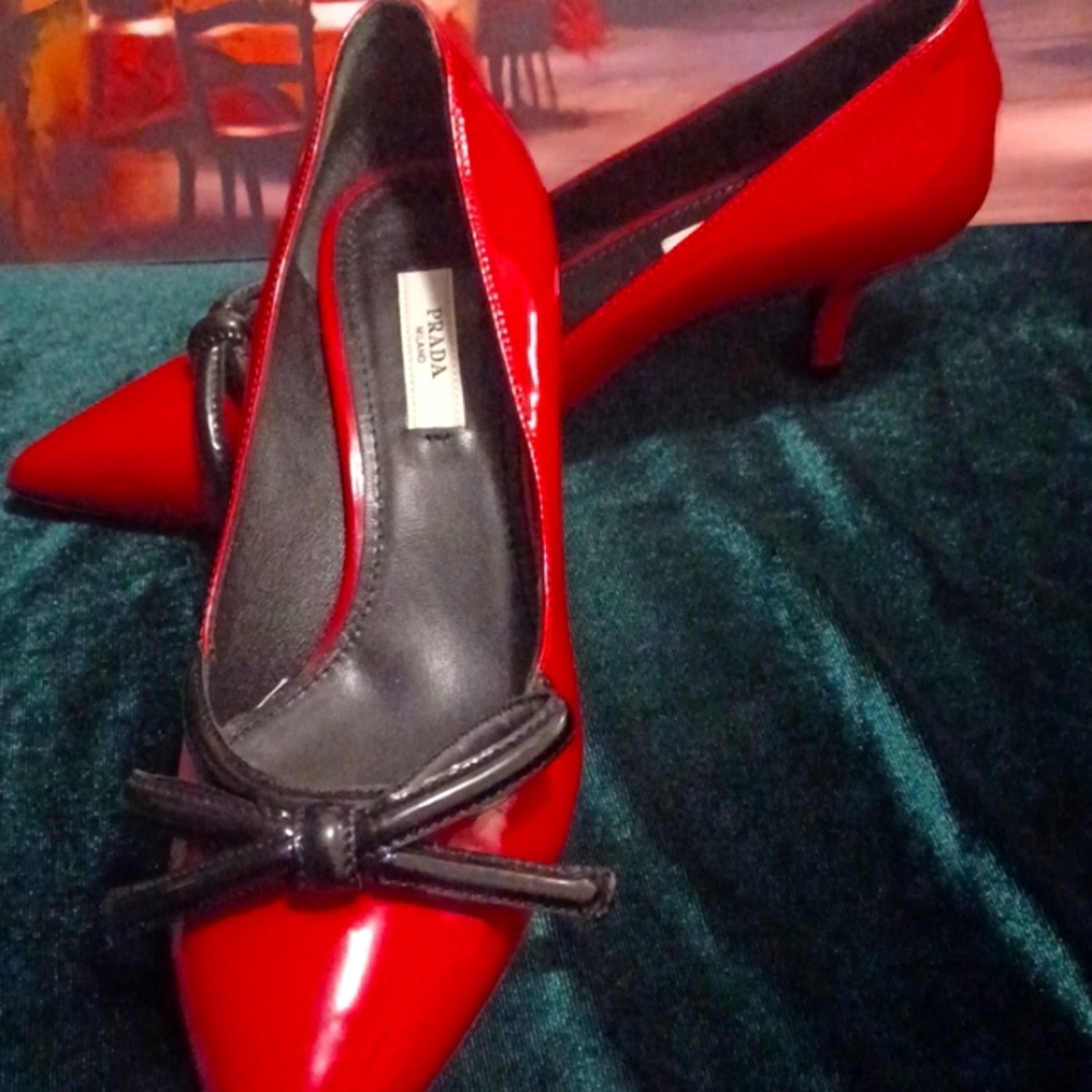 Prada - Picture 2 of 6